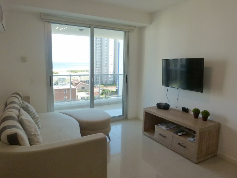 Departamento en alquiler a pasos de la Brava, Punta del Este